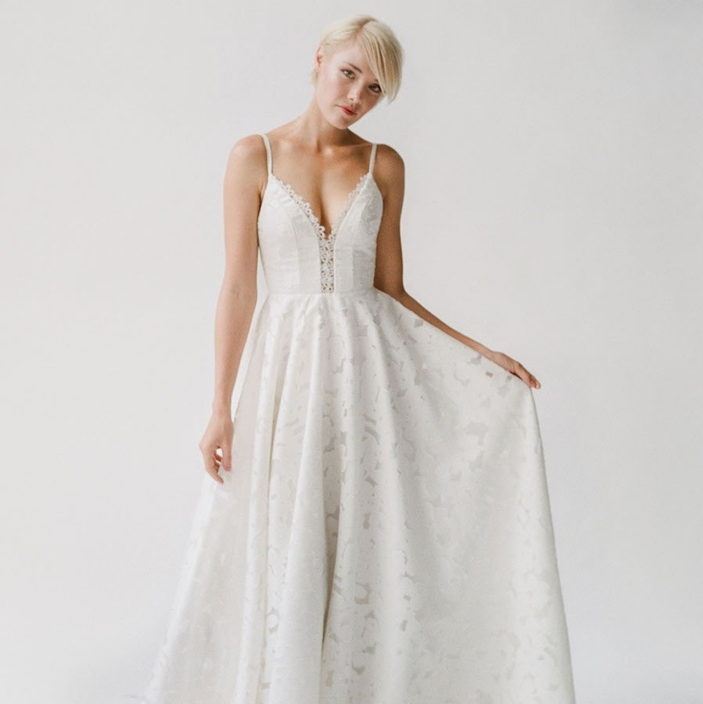 Truvelle Meredith Wedding Dress